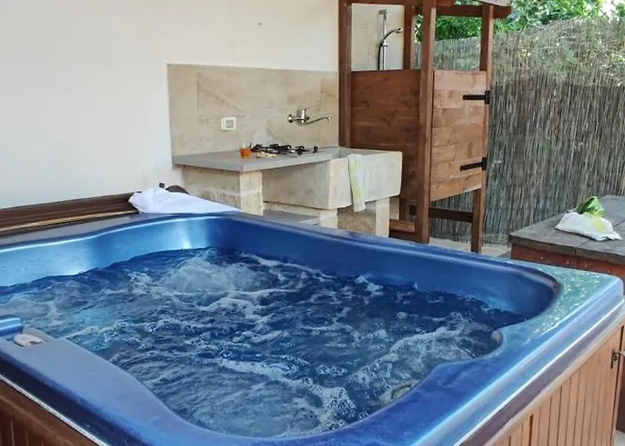 Le Camine Spa, Clima, Parking, Giardino بيت للعطل *